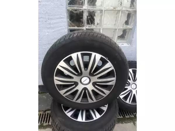 Jantes acier + Pneus hiver 16 205/60 R16 92H - Photo 2