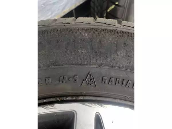Jantes acier + Pneus hiver 16 205/60 R16 92H - Photo 3