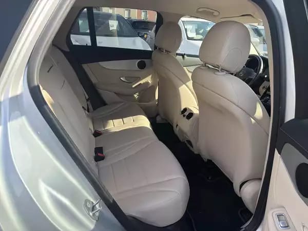 Mercedes-Benz GLC 220 D 4MATIC AUTO - Photo 2