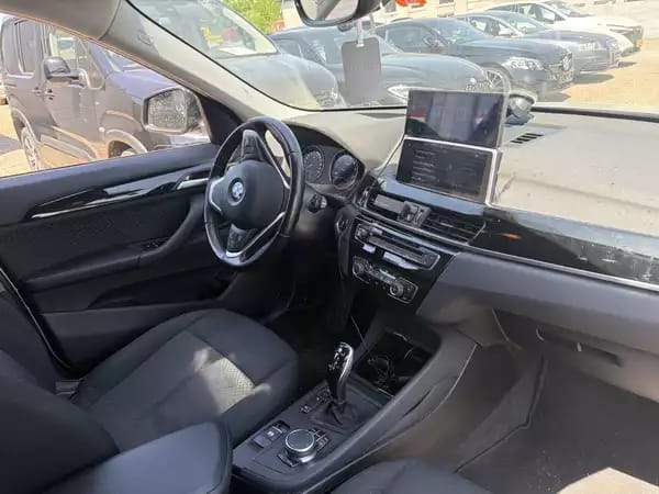 BMW X1 XDRIVE 20i AUTO - Photo 2