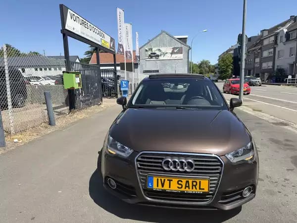 Audi A1 1.4 TFSI 122CV STRONIC - Photo 2