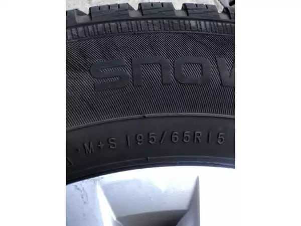 Jantes acier + Pneus hiver 15 195/65 R15 91T - Photo 3