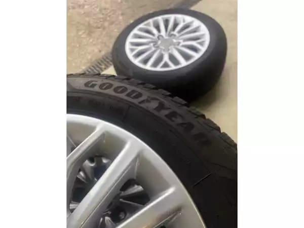 Jantes alu + Pneus hiver 16 205/55 R16 91H - Photo 2