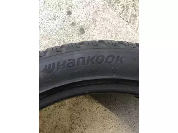 Pneus hiver 18 245/40 R18 97V - Photo 2