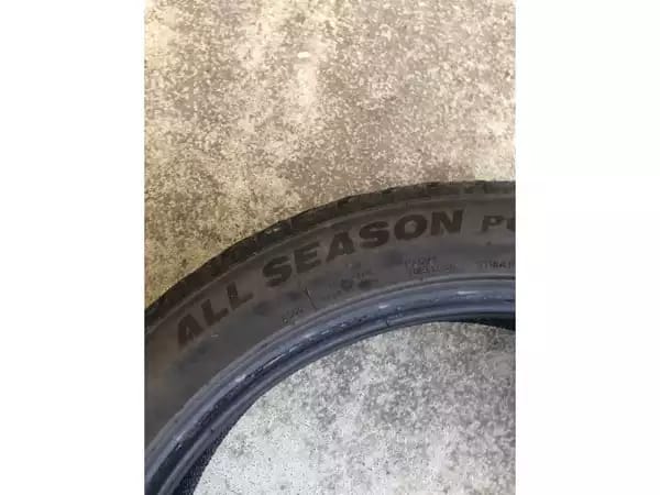 Pneus toutes saisons 20 235/45 R20 100W - Photo 3