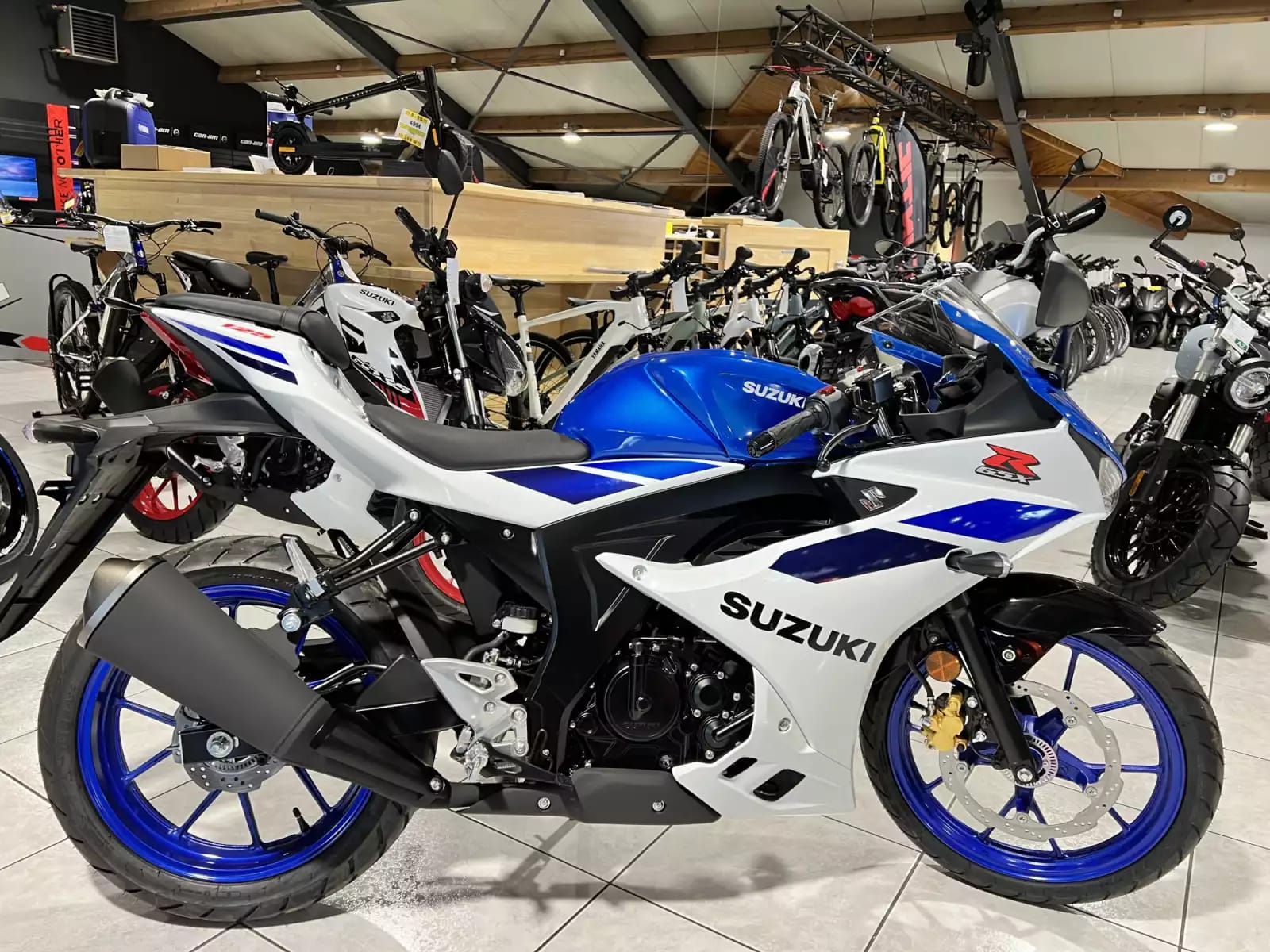 Suzuki GSX-R 125 - Photo 1