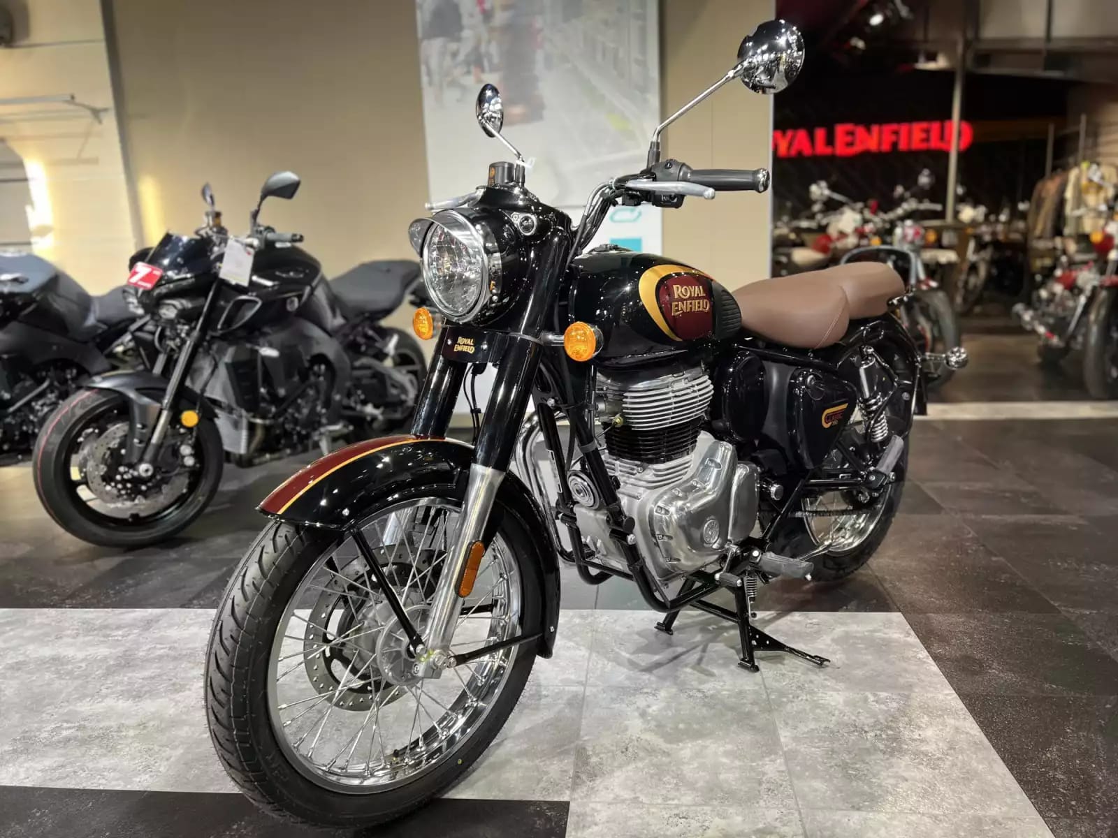 Royal Enfield Classic 350 - Photo 1