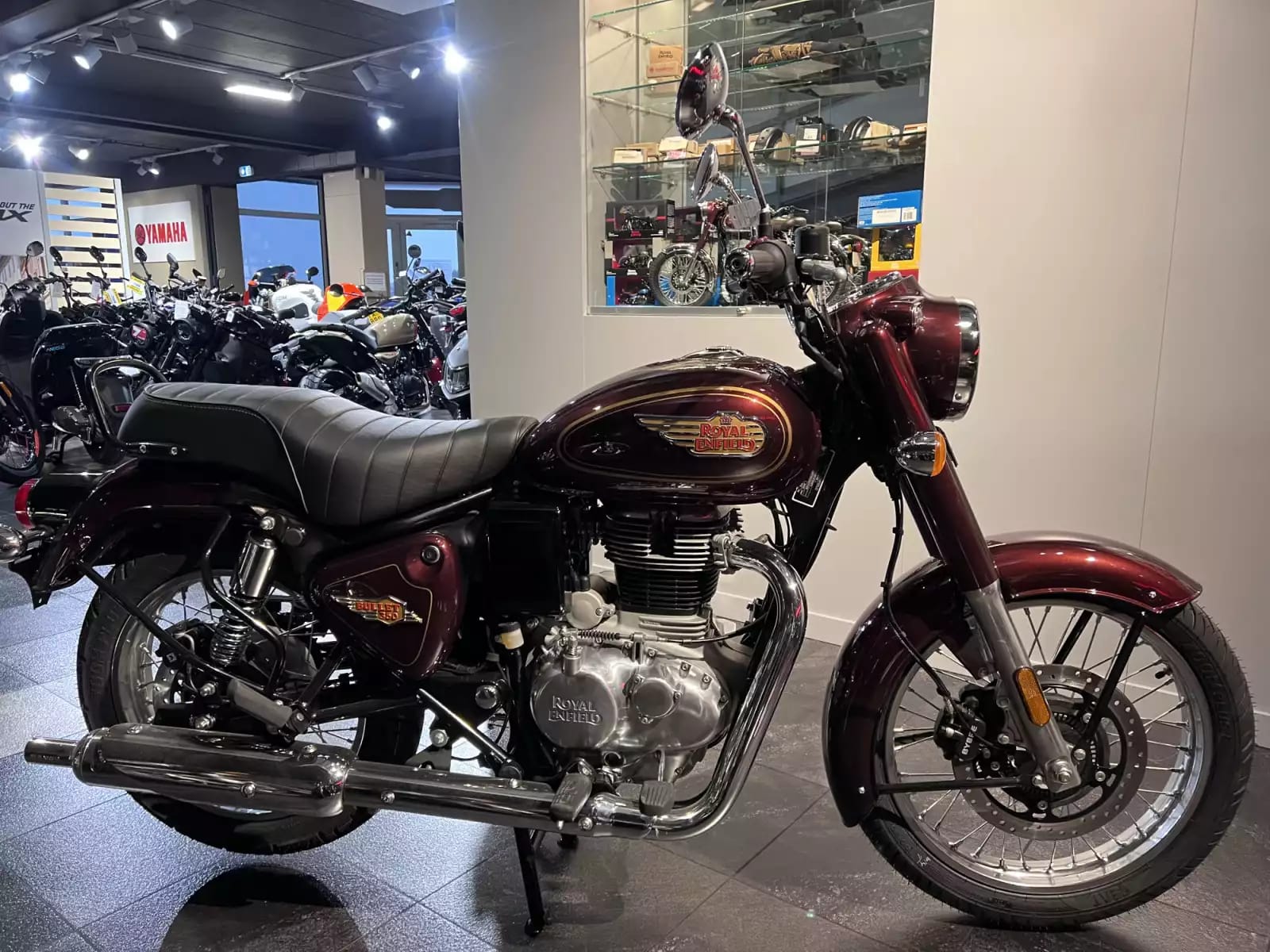 Royal Enfield Bullet 350 Maroon - Photo 1