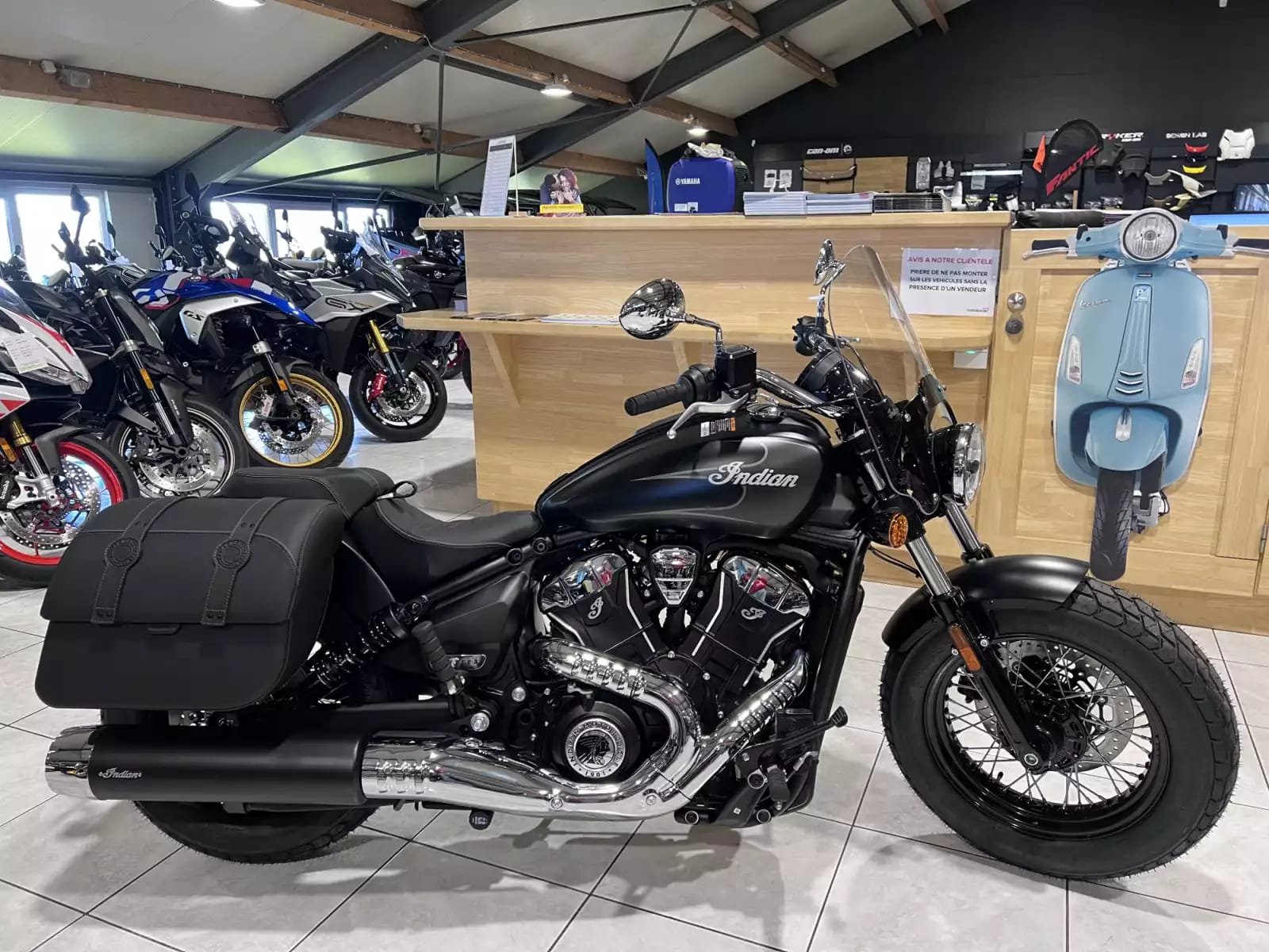 Indian Super Scout 1250 Ltd + Tech Black Smoke w/ graphics - Photo 1