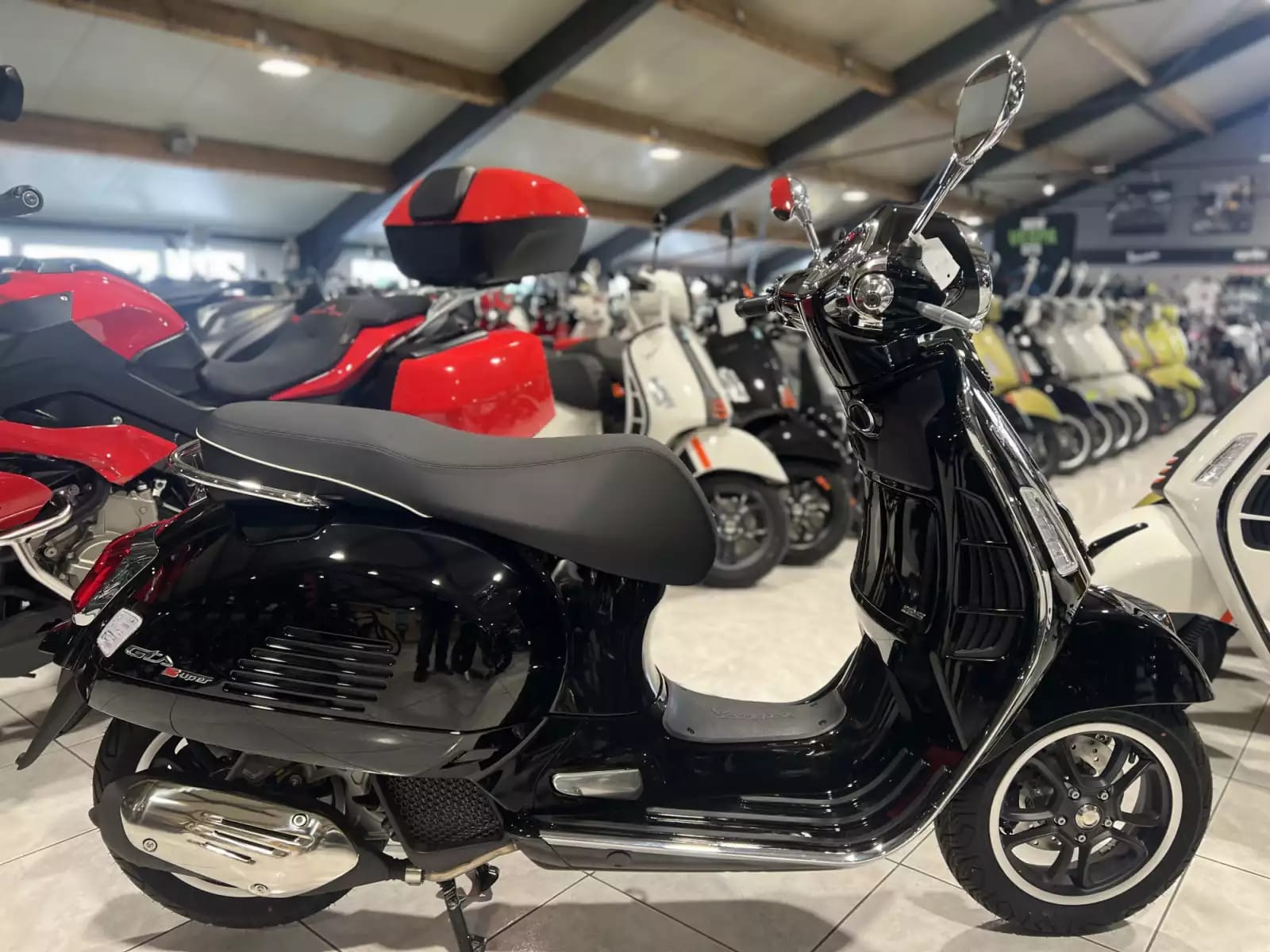 Vespa GTS Super Sport 125 - Photo 1