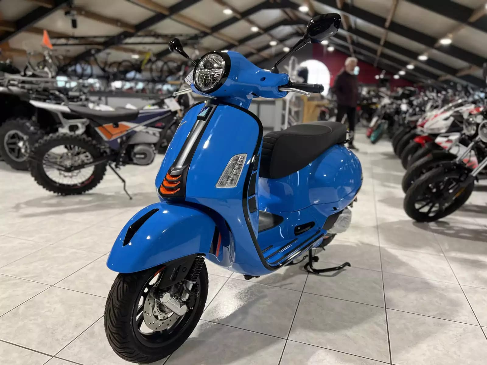 Vespa GTS Super Sport 125 - Photo 1