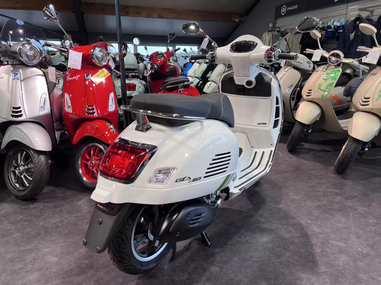 Vespa GTS Super Tech 310 - Photo 1