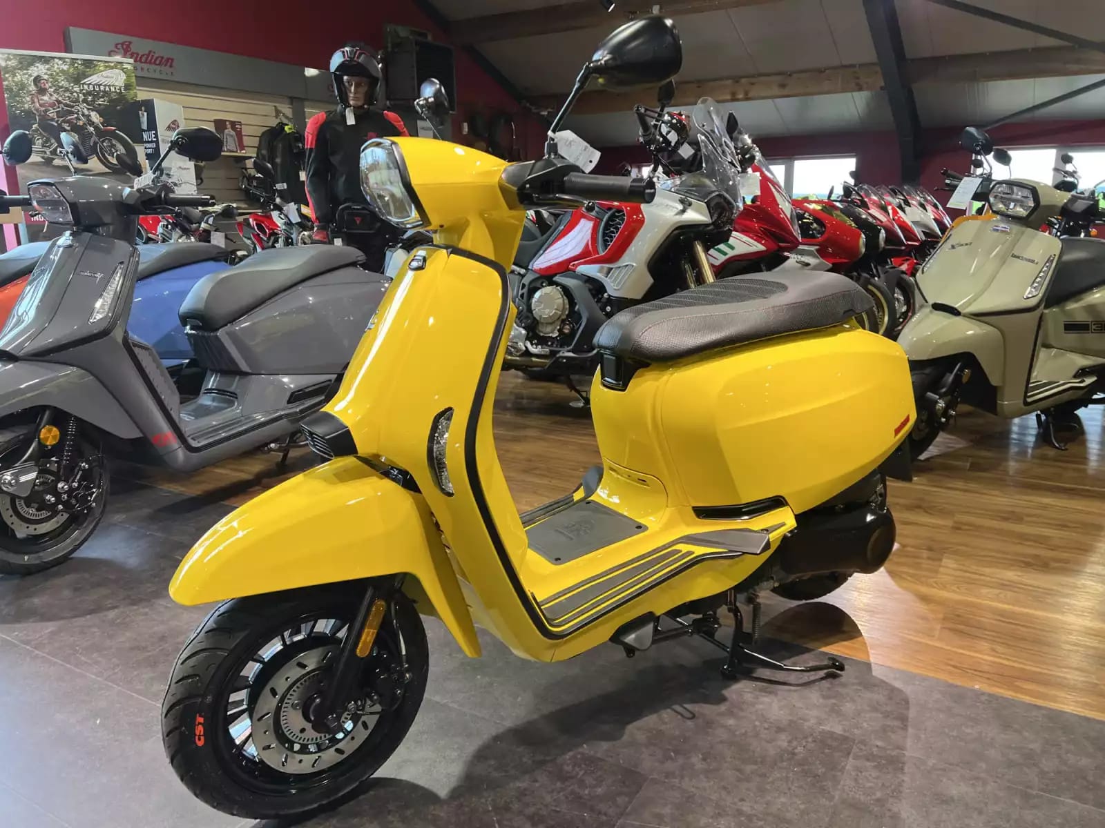 Lambretta V-125 Special - Photo 1