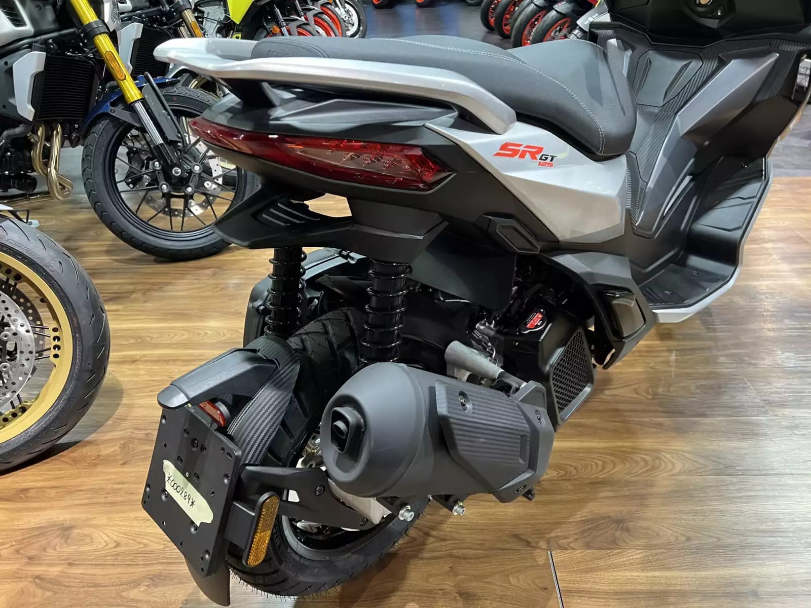 Aprilia SR 125 GT - Photo 1