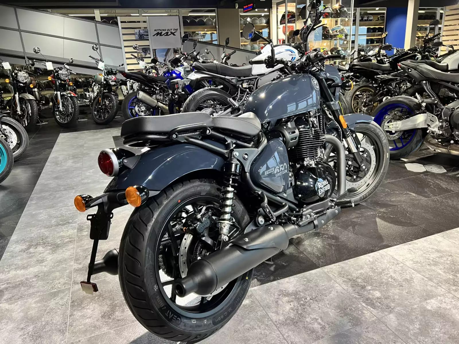 Royal Enfield Shotgun 650 sheetmetal grey - Photo 1