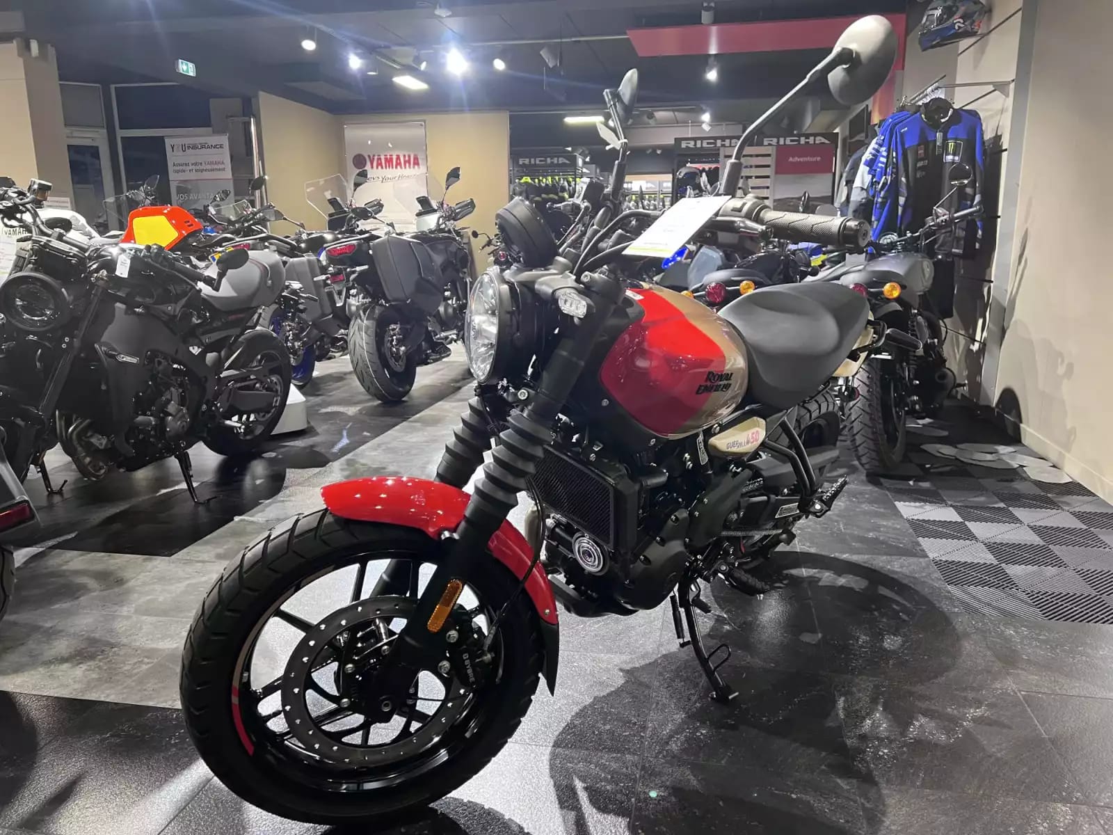 Royal Enfield Guerrilla 450 GOLD DIP - Photo 1