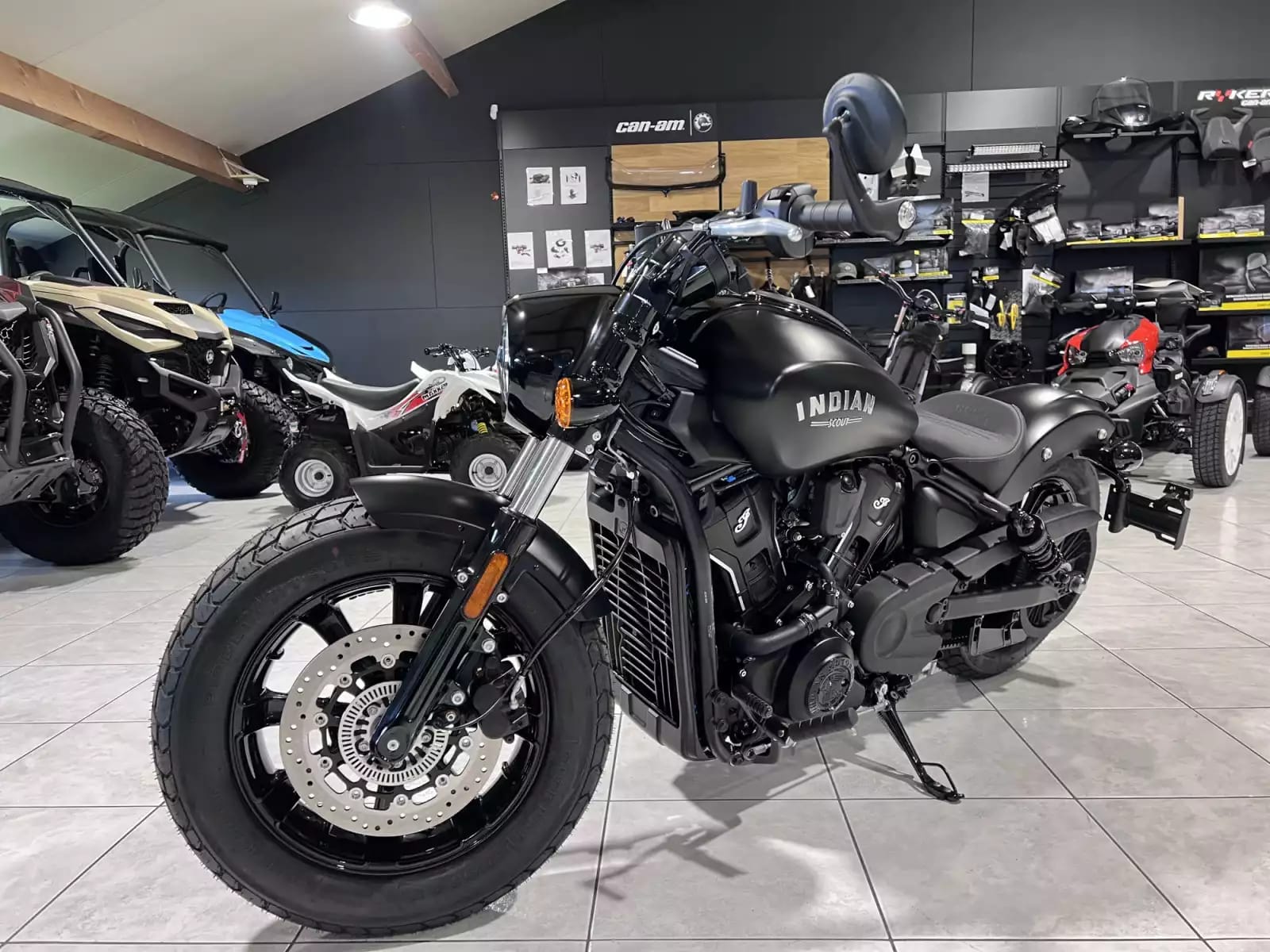 Indian Scout Bobber Ltd + Tech Black Smoke - Photo 1