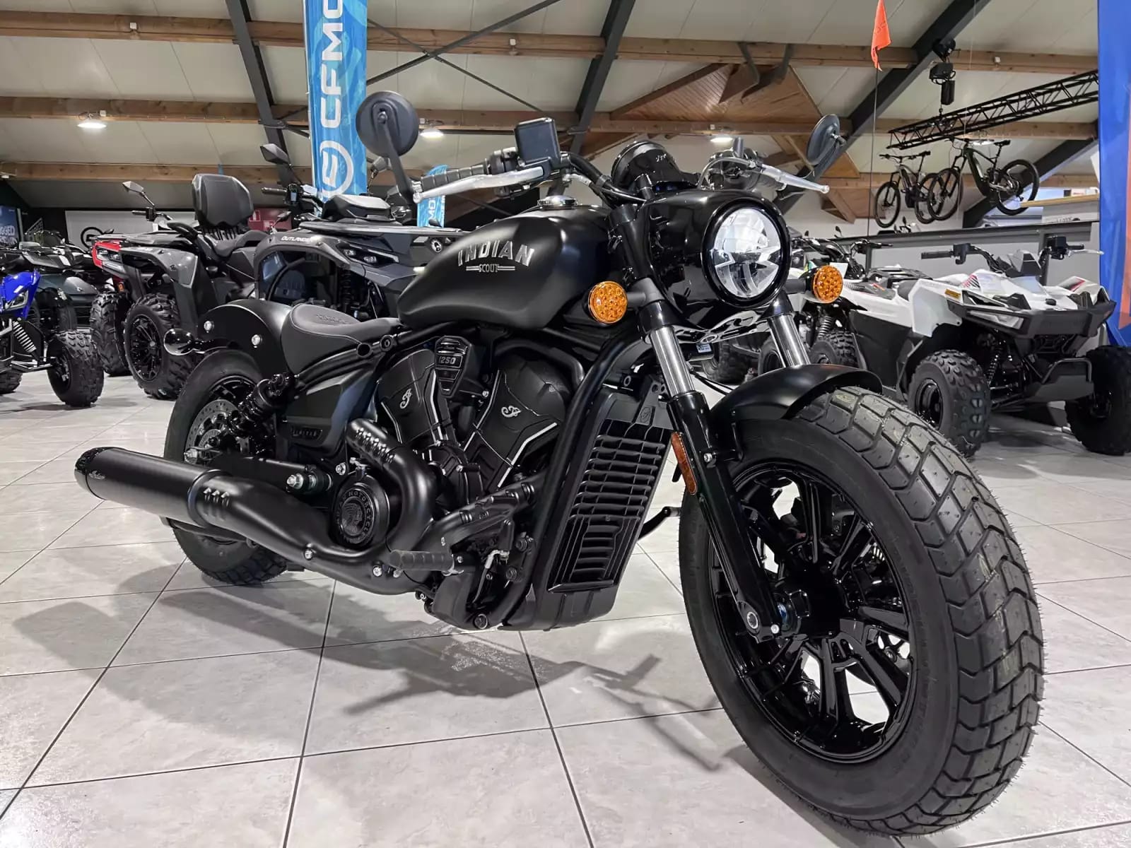 Indian Scout Bobber Ltd + Tech Black Smoke - Photo 1