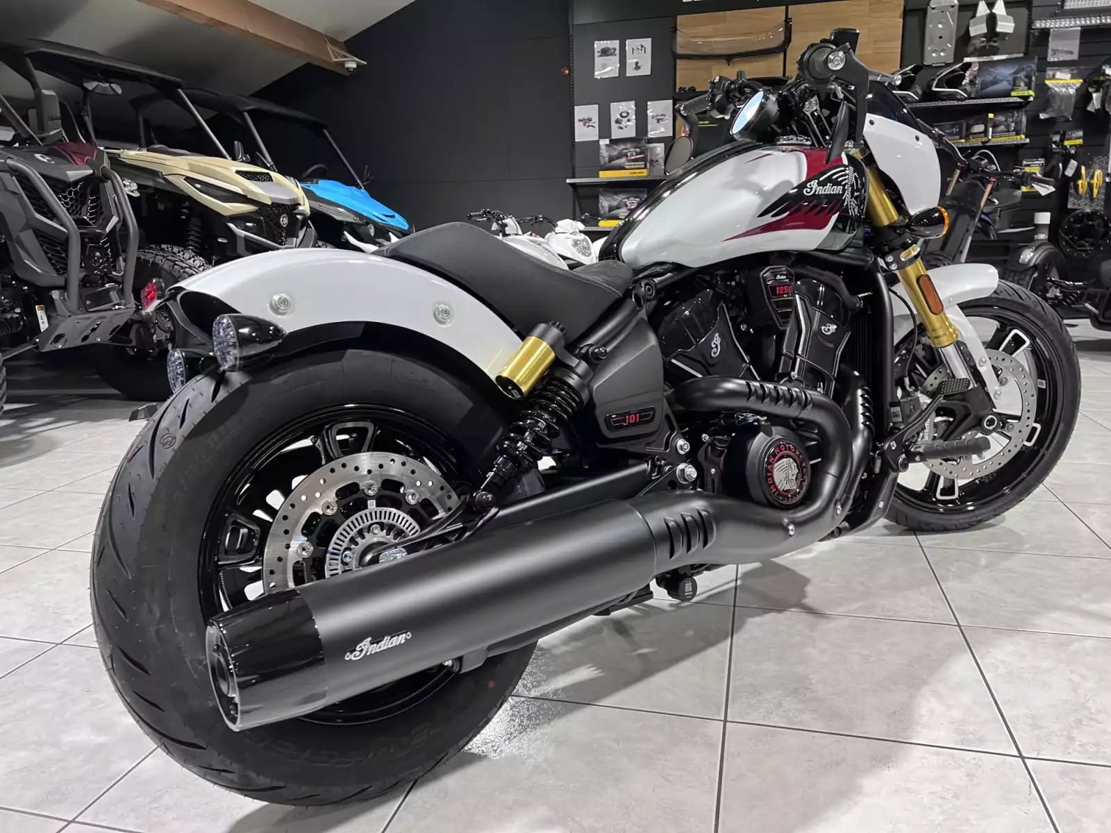 Indian 101 Scout Classic Ltd + Tech White  Metallic  w/ graphics - Photo 1