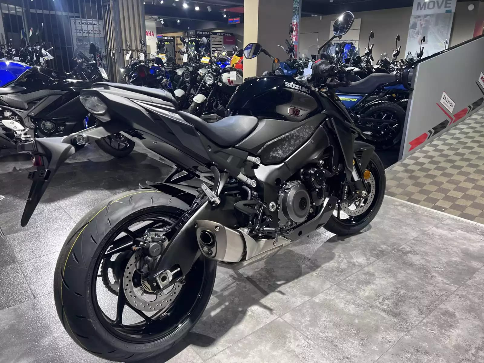 Suzuki GSX-S 1000 - Photo 1