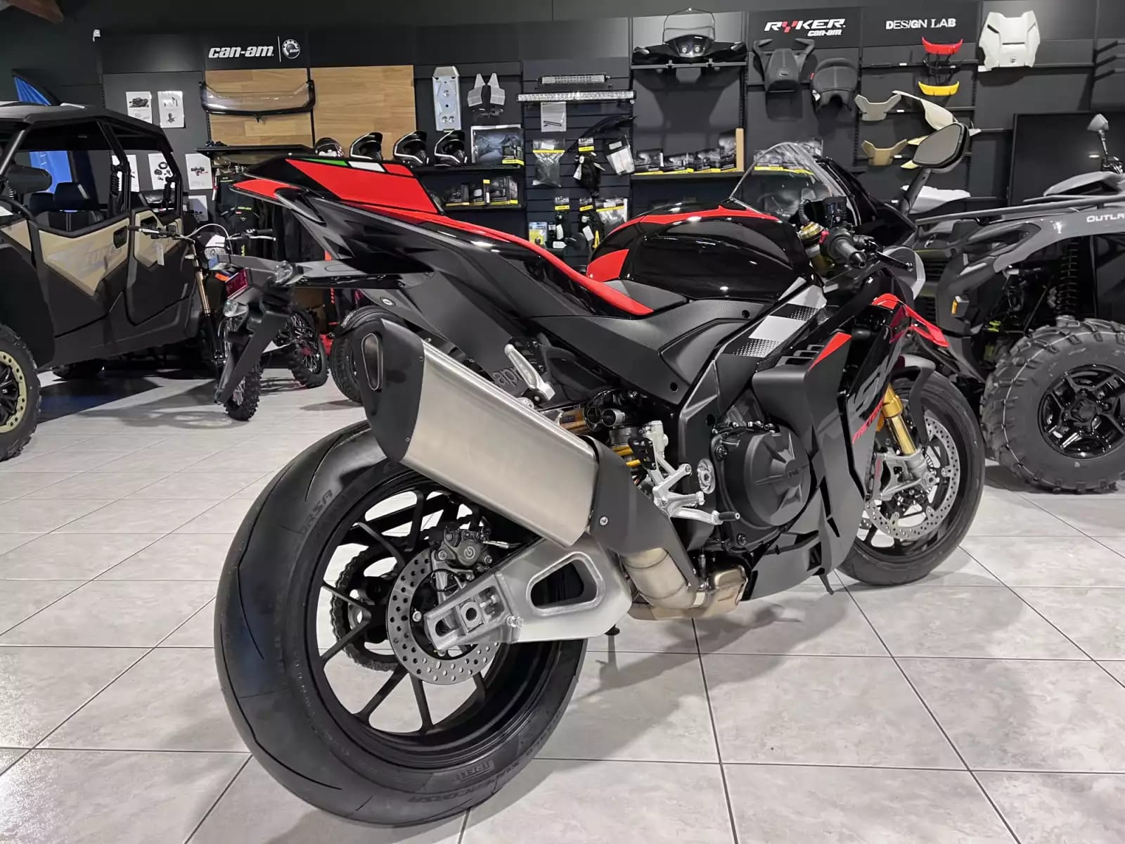 Aprilia RSV4 1100 FACTORY - Photo 1