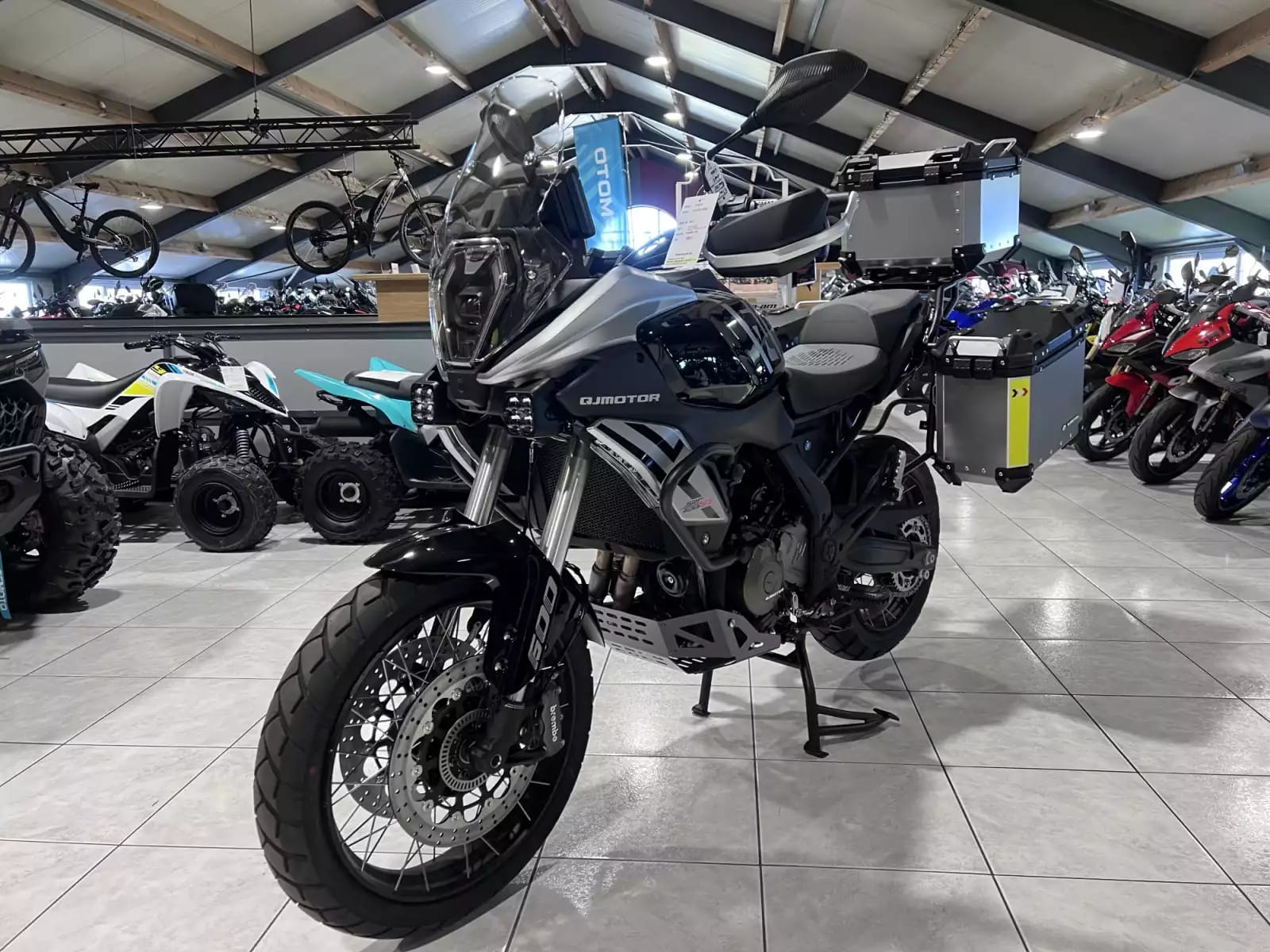 QJ Motor SRT 600 SX TOURING - Photo 1