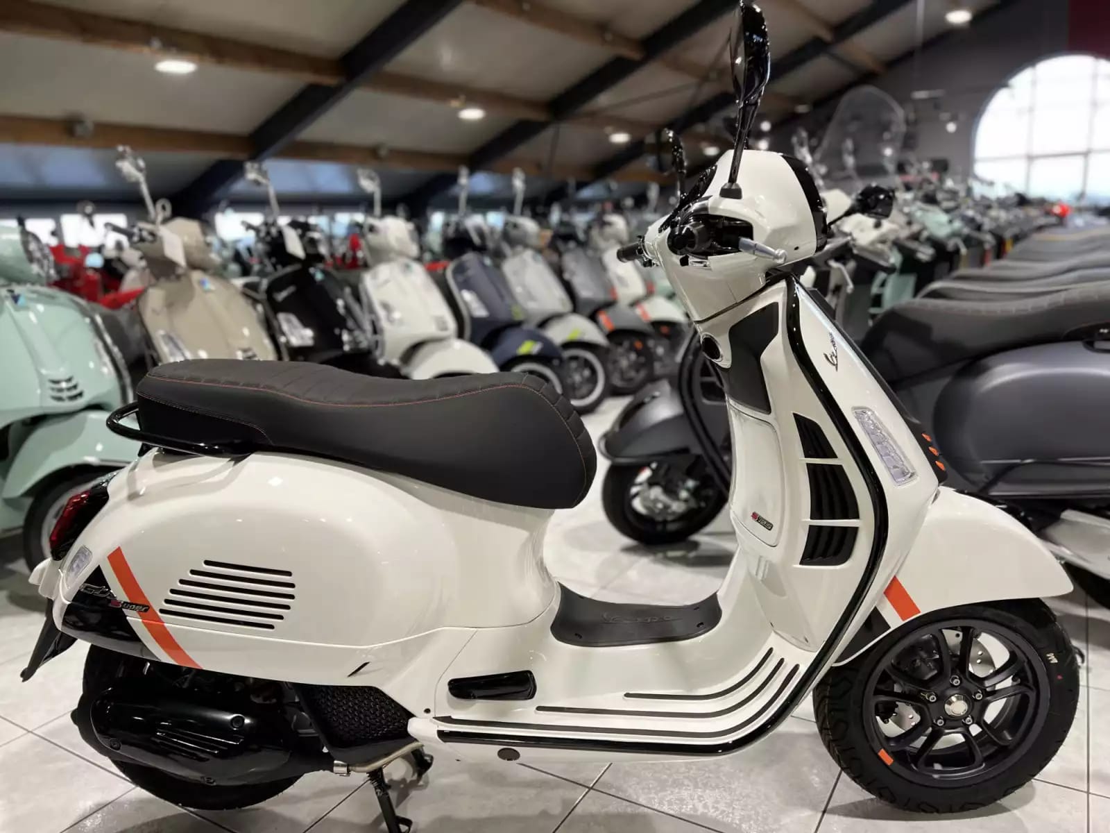 Vespa GTS Super Sport 125 Blanc - Photo 1