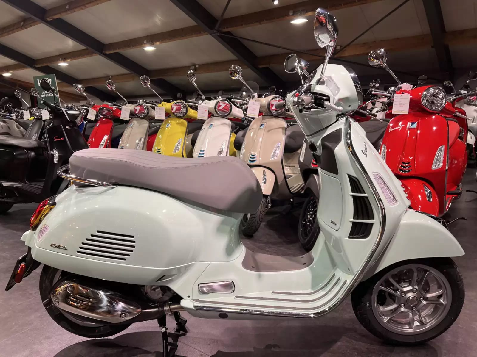 Vespa GTS 310 Classica - Photo 1