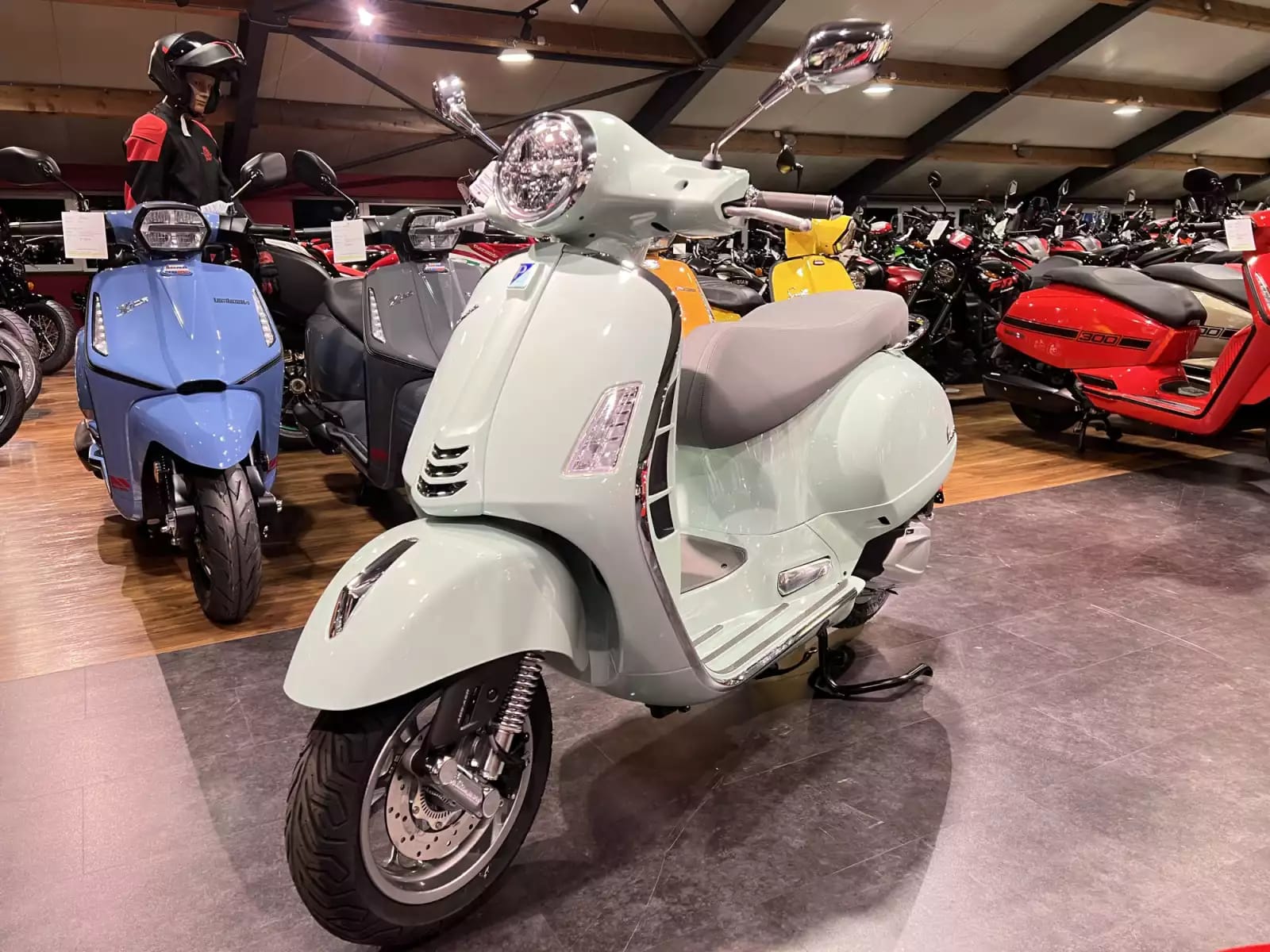 Vespa GTS 310 Classica - Photo 1