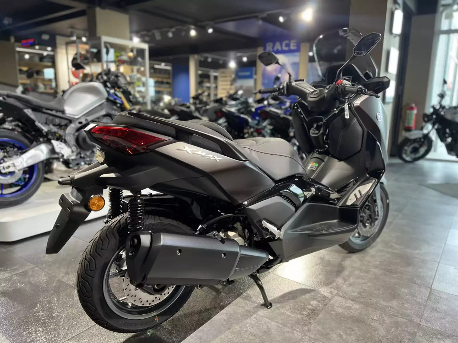 Yamaha X-Max 300 TECH MAX - Photo 1