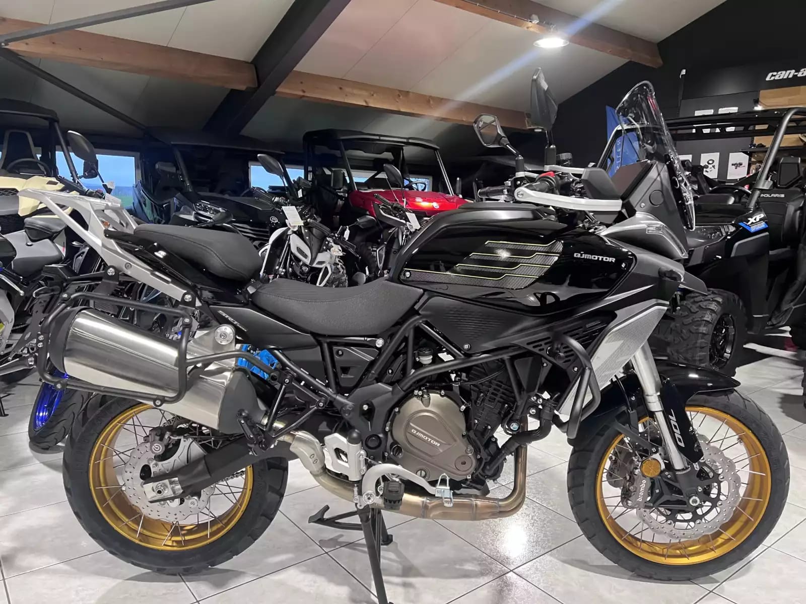 QJ Motor SRT 700 SX TOURING - Photo 1