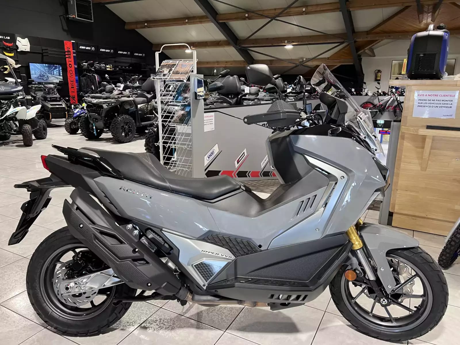 SYM ADX TG 400 - Photo 1