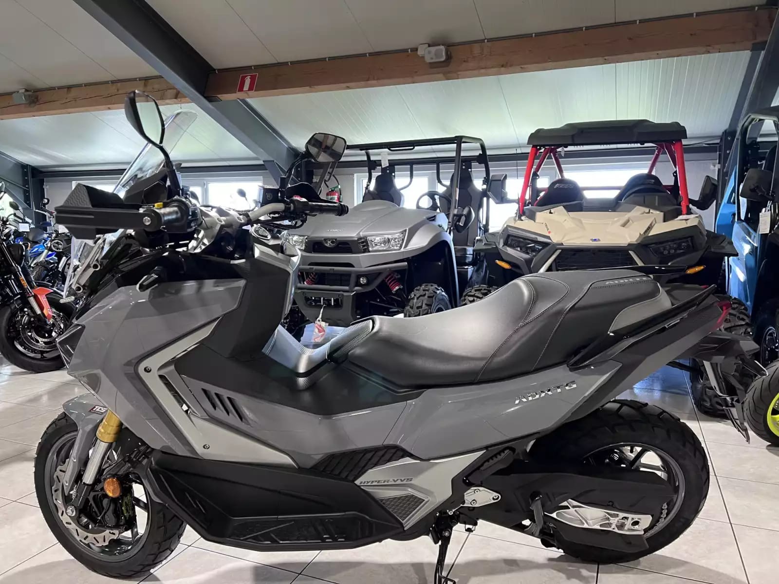 SYM ADX TG 400 - Photo 1