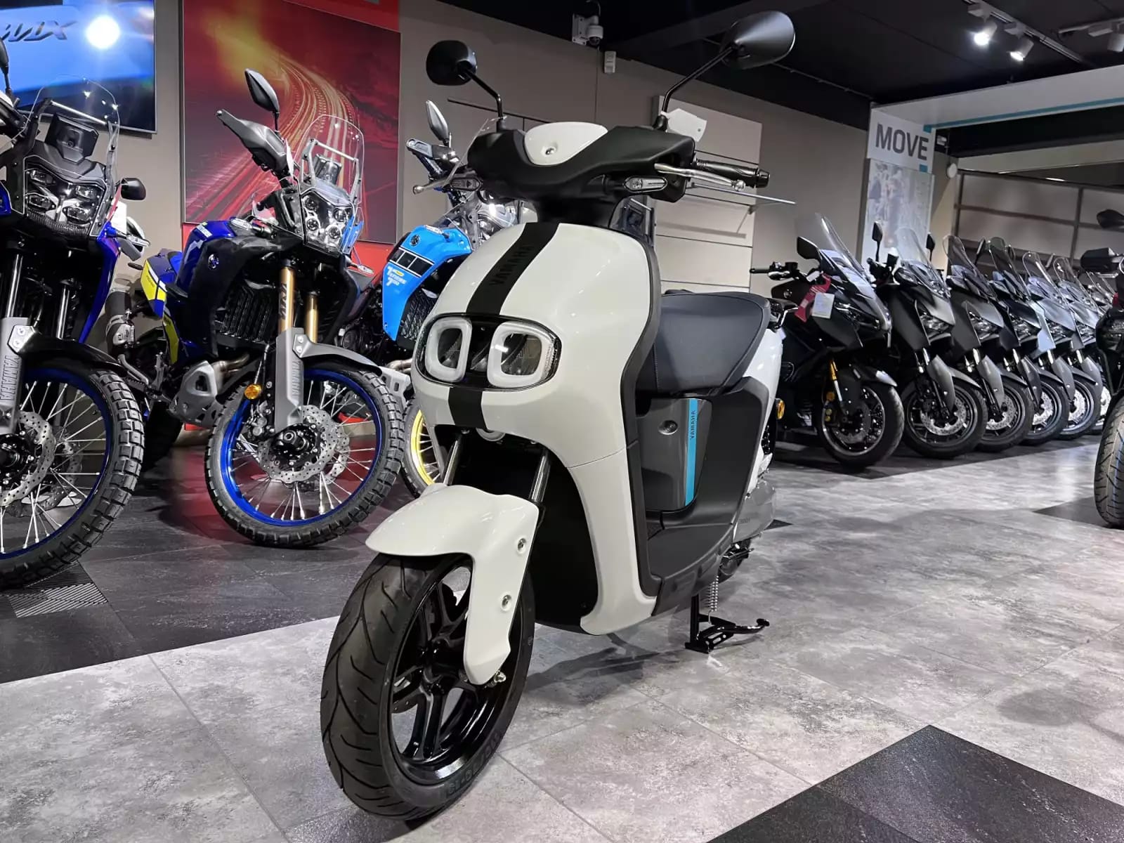 Yamaha NEOs 50 (Inclue 2 batteries ) - Photo 1