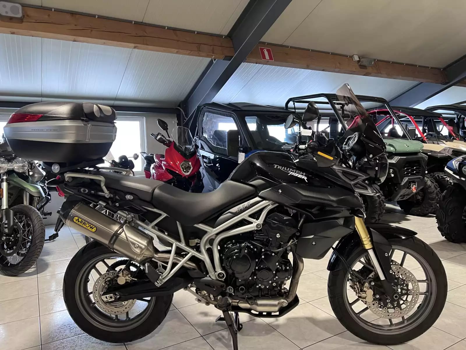 Triumph Tiger 800 - Photo 1