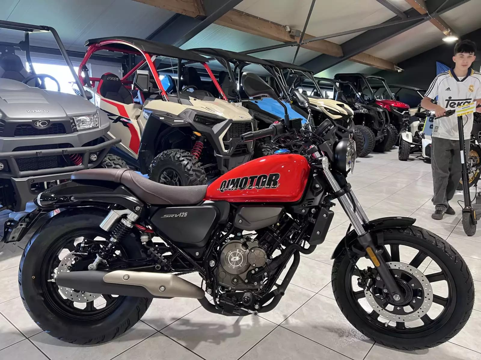 QJ Motor SRV 125 - Photo 1