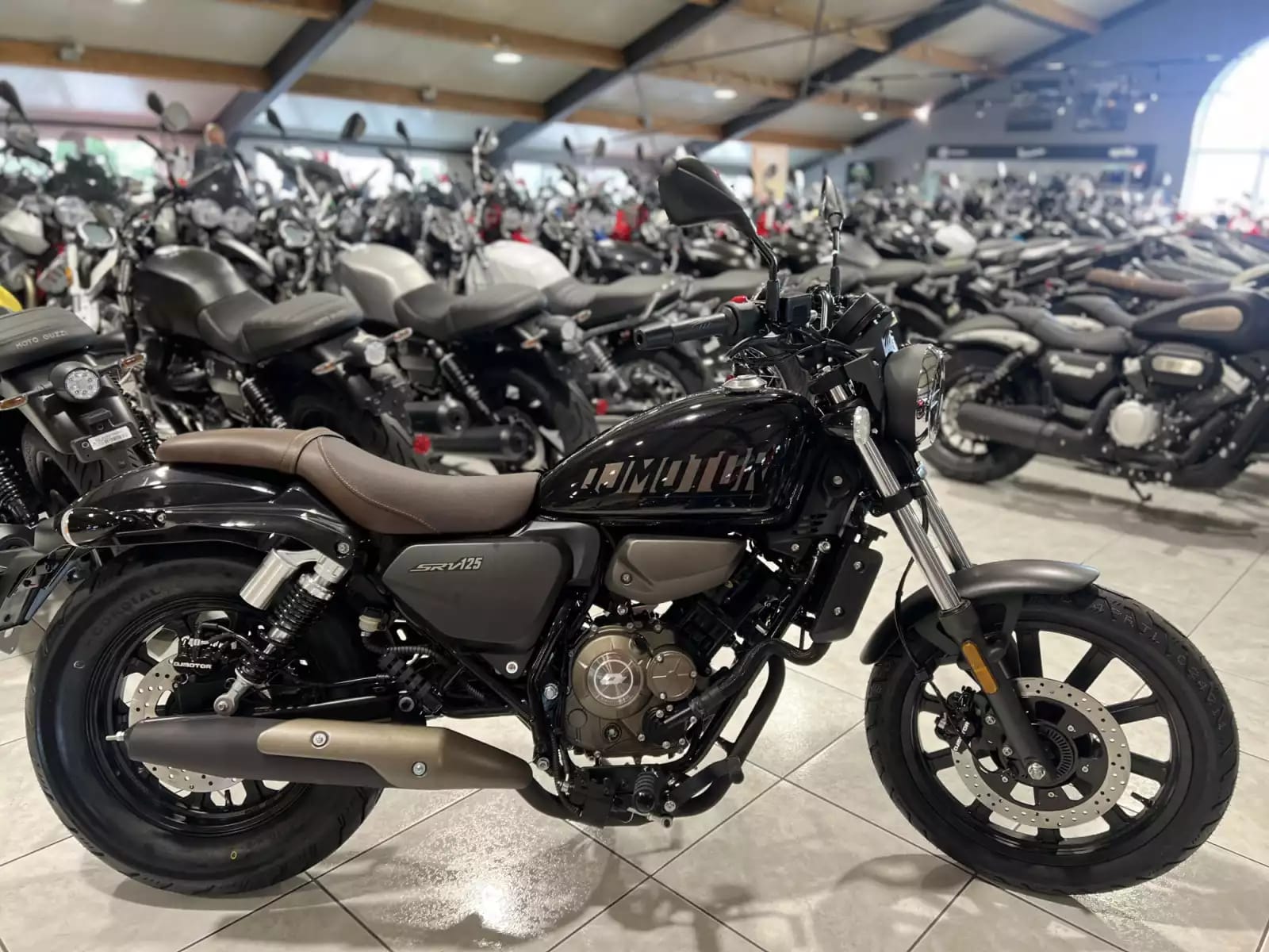 QJ Motor SRV 125 - Photo 1