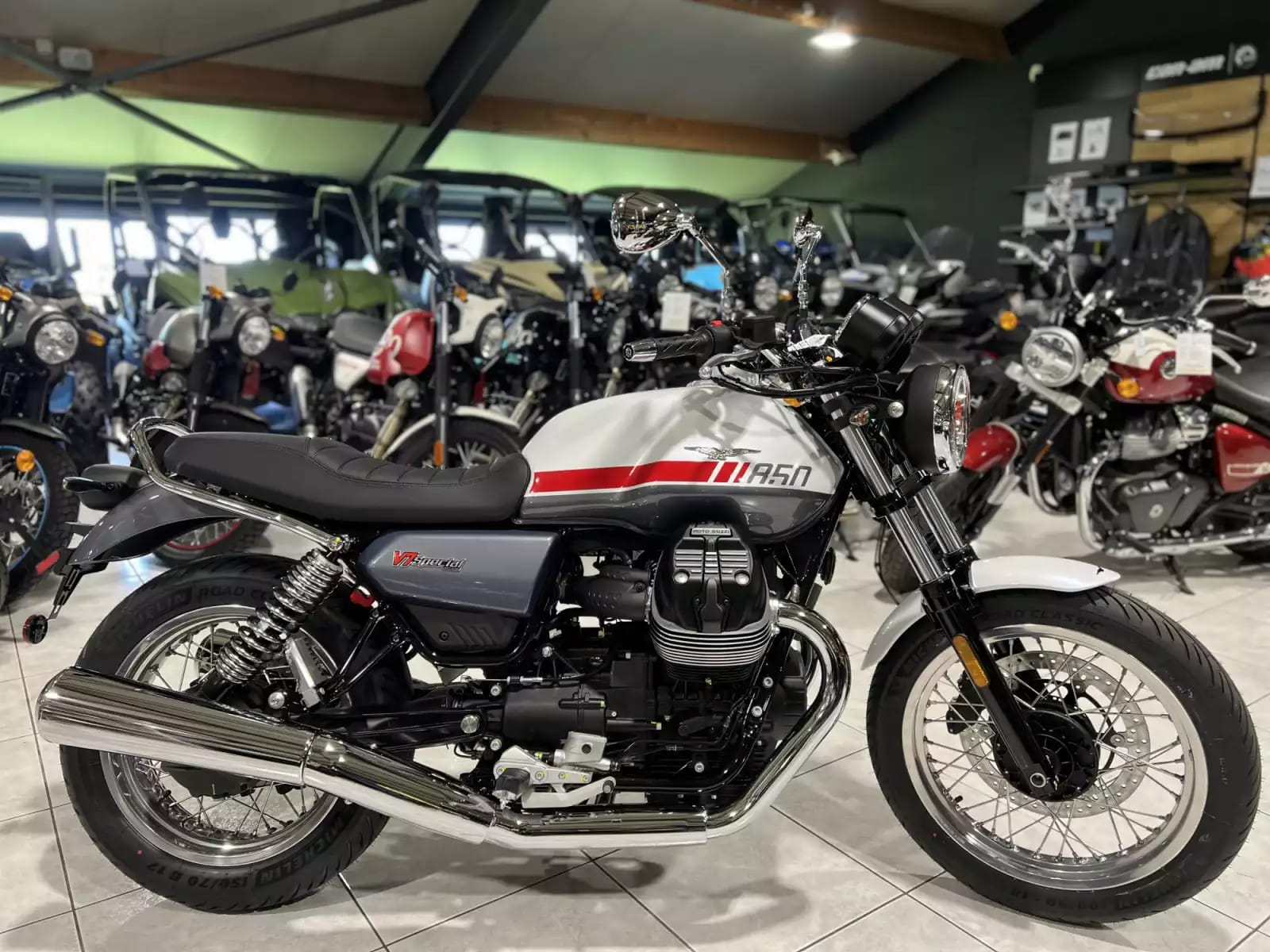 Moto Guzzi V 7 SPECIAL - Photo 1