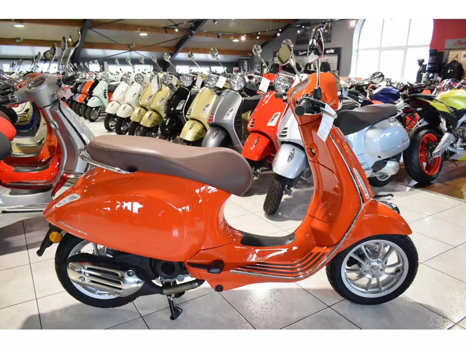 Vespa Primavera 50 ORANGE PASTEL - Photo 1