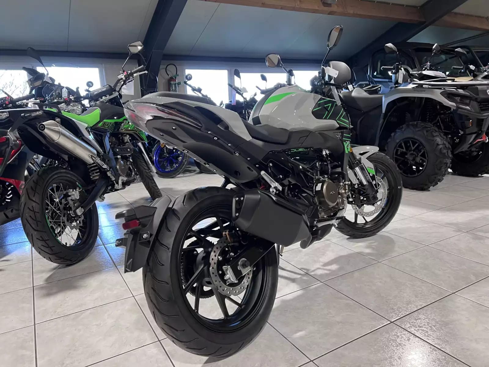 KL Motorcycle Duel 125 ABS - Photo 1