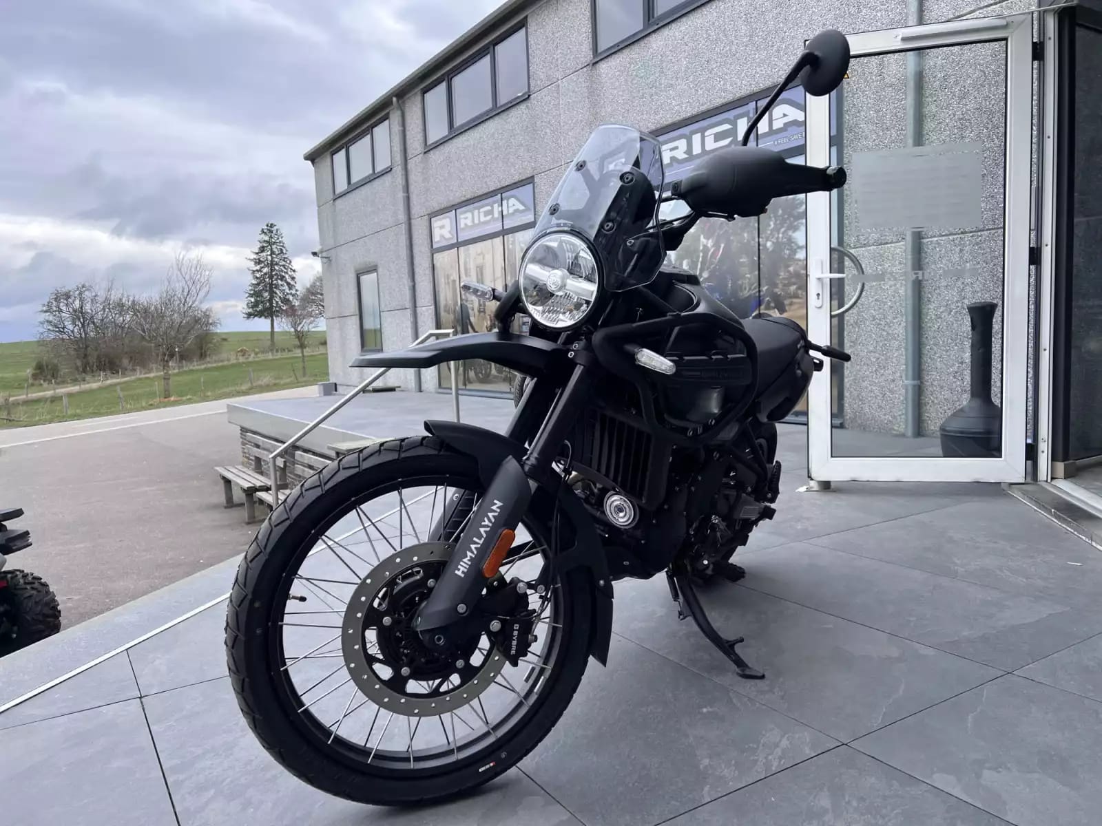 Royal Enfield Himalayan 450 Hanle Black - Photo 1
