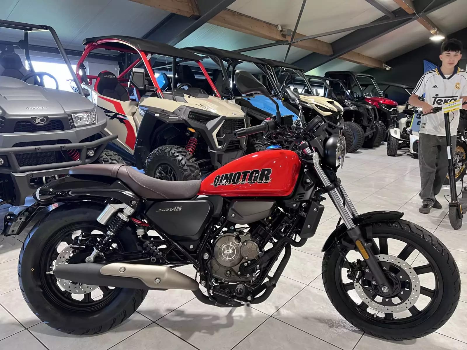 QJ Motor SRV 125 - Photo 1