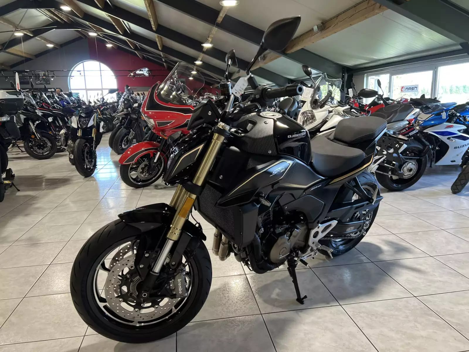 QJ Motor SRK 550 - Photo 1