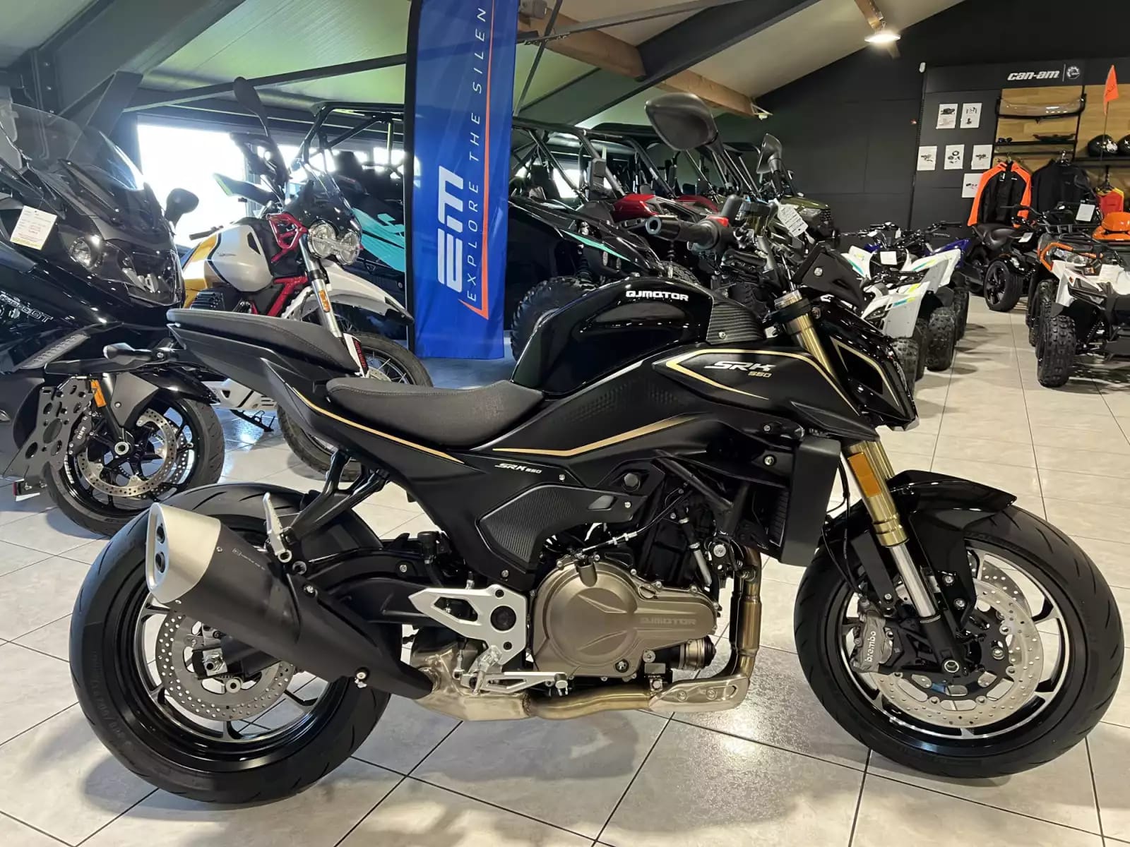 QJ Motor SRK 550 - Photo 1