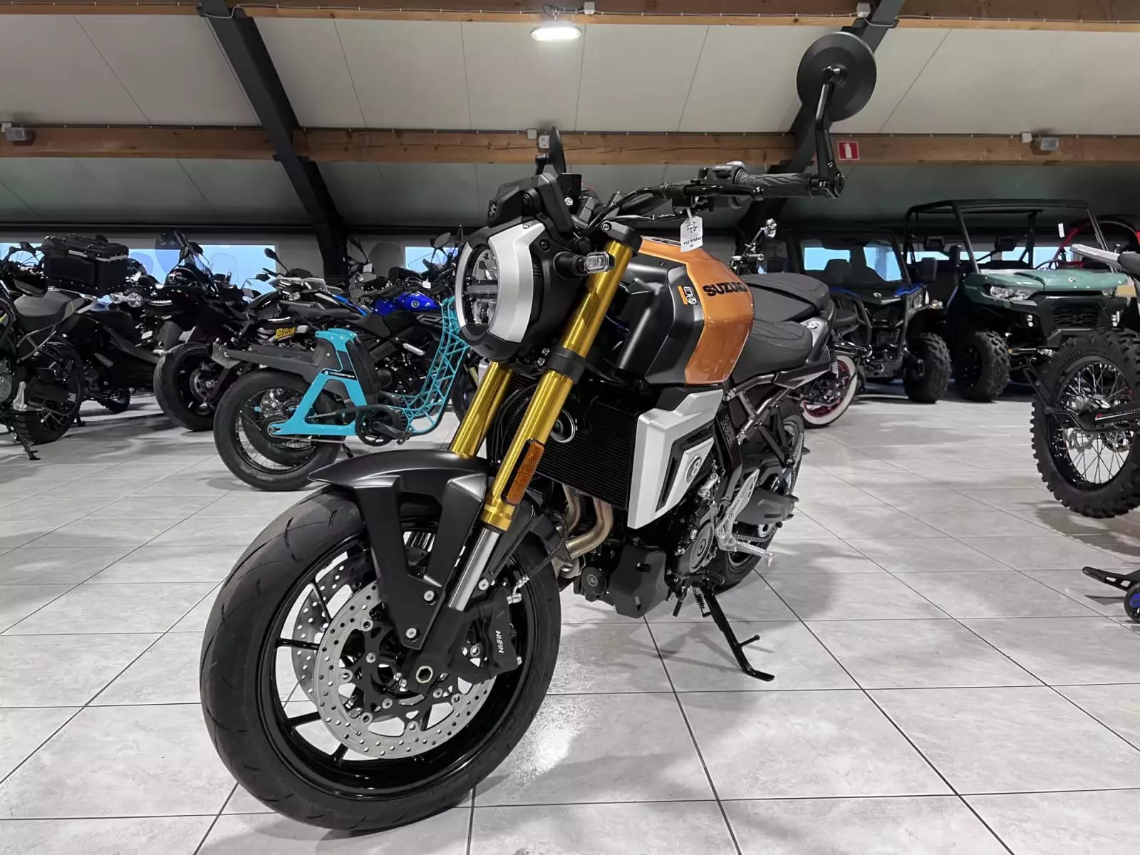 Suzuki GSX-8T - Photo 1