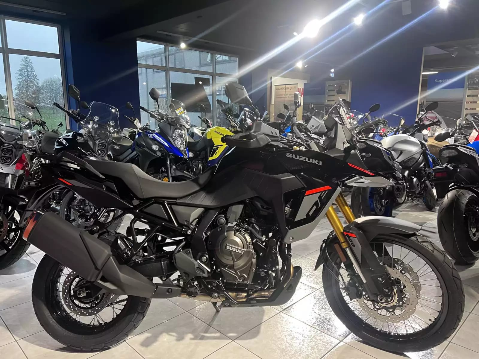 Suzuki V-Strom 800 DE - Photo 1