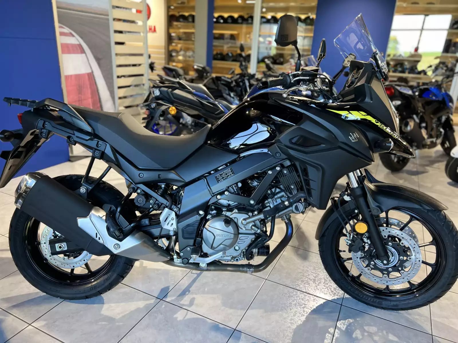 Suzuki V-Strom 650 - Photo 1