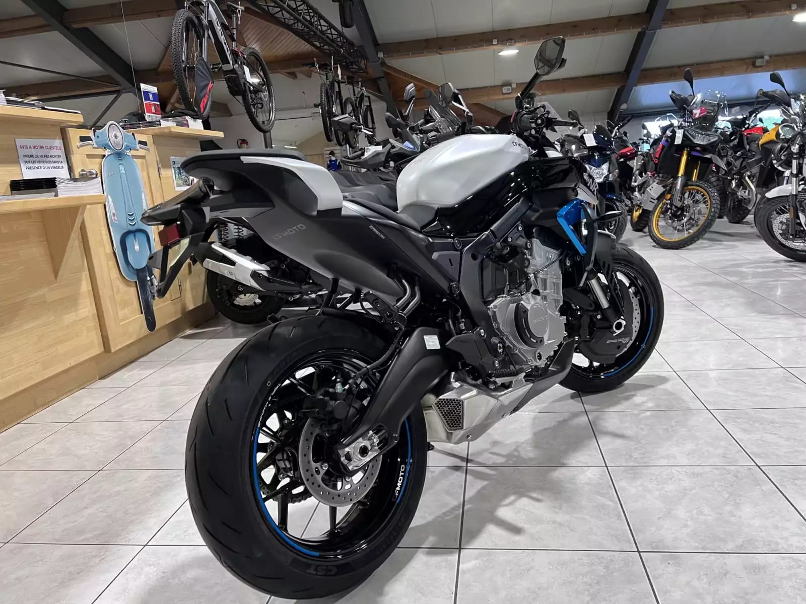 CF Moto 675 NK - Photo 1