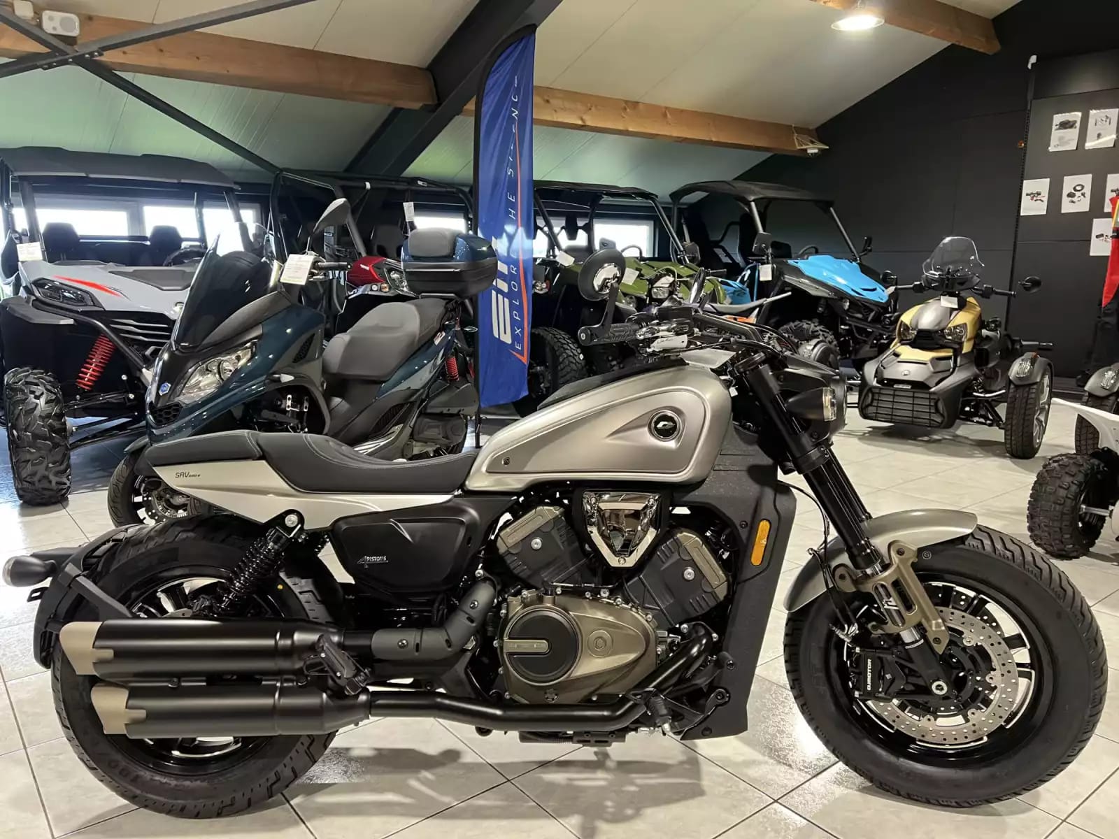 QJ Motor SRV 600 V4 - Photo 1