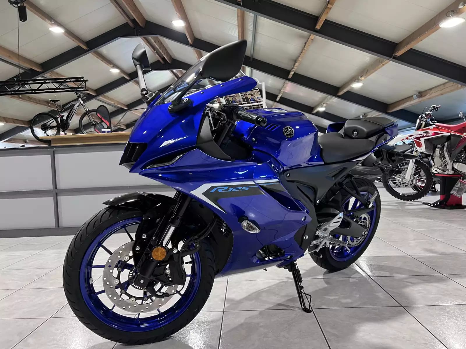 Yamaha YZF-R125 - Photo 1